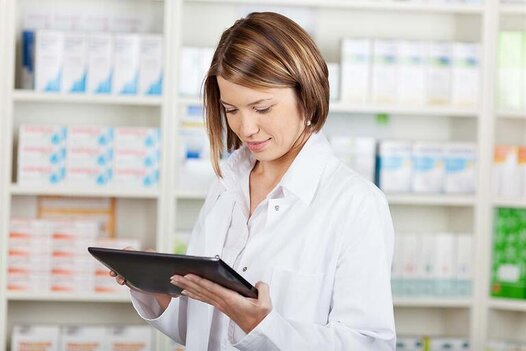 Pharmacist on iPad